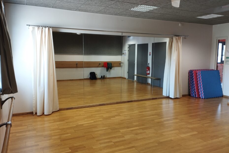 La petite salle de danse, au 2ème étage de la MJC.