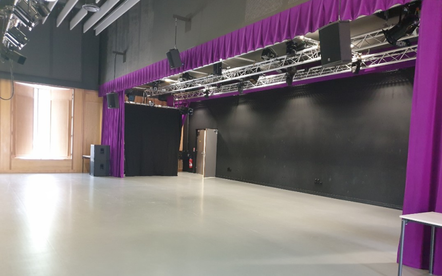 Salle Jean Moulin, salle de spectacles de la Brique Rouge